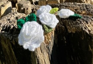 Yorkshire roses knitted by the Minster community